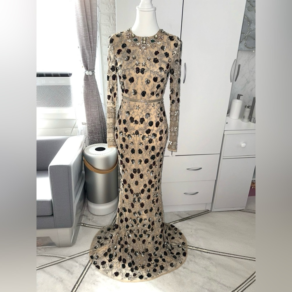 NWT $998 MAC DUGGAL 2025 LONG SEQUINED FLORAL MAXI GOWN DRESS 9170 SIZE 4 NUDE